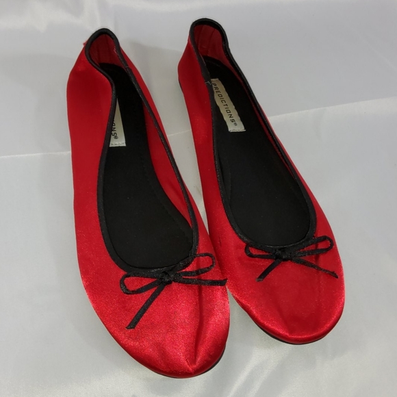 🍒 Red ballet flats with 🖤 black trim/bow details - Picture 1 of 7